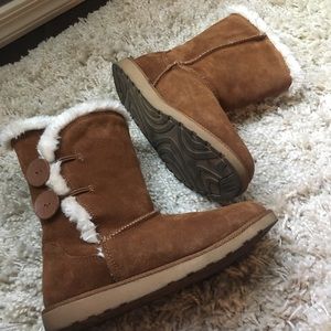 Used winter boots